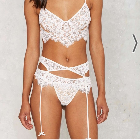 For Love And Lemons Other - SKIVVIES by For Love & Lemons Kate Lace Garter Belt
by Nasty Gal